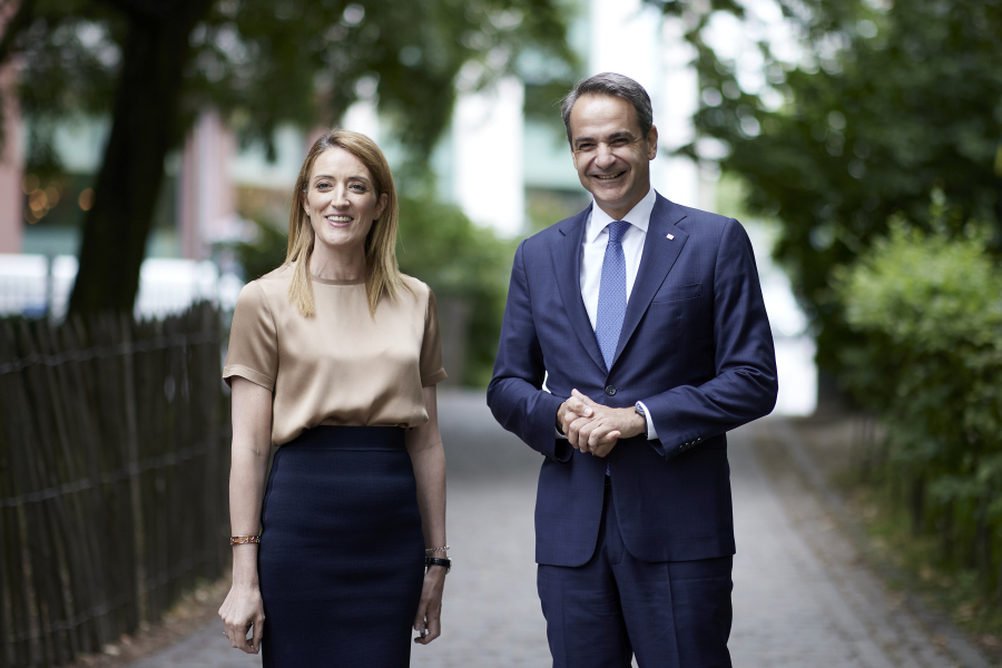 Μητσοτάκης από Βρυξέλλες για μεταναστευτικό: «Μπορούμε να παρέχουμε νόμιμες οδούς, αλλά όχι με κανόνες διακινητών»