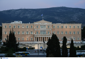 Τα δέκα μέτρα για την πάταξη της φοροδιαφυγής: Τέλος Οκτωβρίου το νομοσχέδιο στη Βουλή