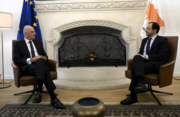 Συνάντηση Δένδια - Χριστοδουλίδη: Είμαστε συνολικά και απολύτως στη διάθεσή σας