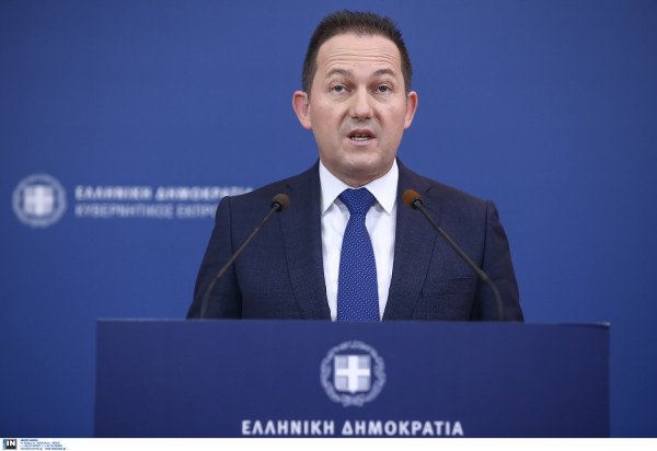 «Παράθυρο» Πέτσα για Χριστούγεννα και Πρωτοχρονιά να μην υπάρχει απαγόρευση κυκλοφορίας