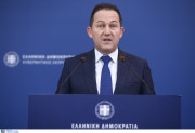 «Παράθυρο» Πέτσα για Χριστούγεννα και Πρωτοχρονιά να μην υπάρχει απαγόρευση κυκλοφορίας