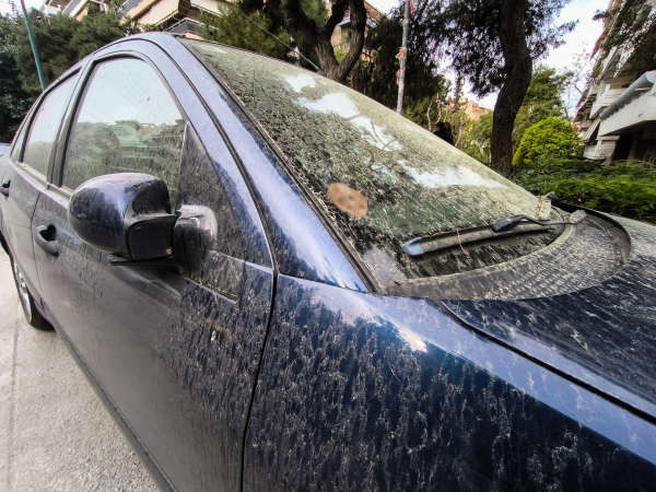 Σάκης Αρναούτογλου: «Κοκτέιλ» σκόνης και συννεφιάς - Πού θα πέσουν λασποβροχές