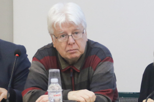Γιώργος Σιακαντάρης: Διαχωριστικές γραμμές χωρίς αναδιανομή;