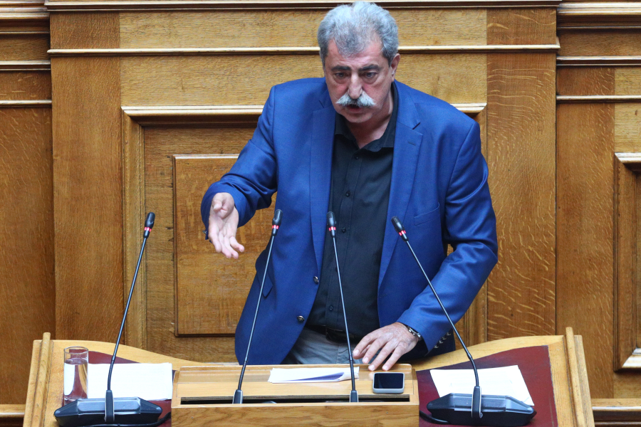 Πολάκης για Ρούτσι: Είναι δικαίωμά του να ξέρει τι ουσίες υπάρχουν πάνω στη σορό του παιδιού του