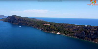 Σφακτηρία: Το άγνωστο ελληνικό νησί με την μακρά ιστορία και τις εξωτικές παραλίες (βίντεο)