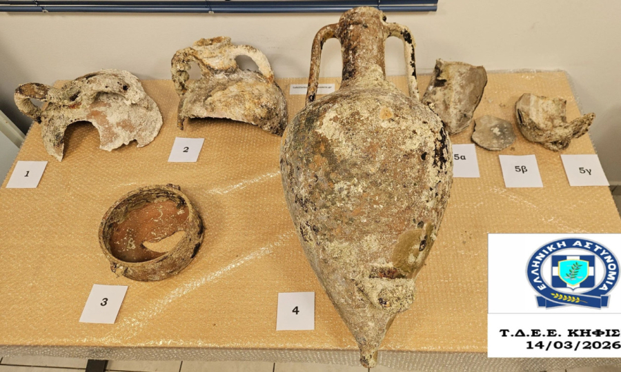 Κηφισιά: Συνελήφθη 50χρονος για αρχαιοκαπηλία - Είχε στην κατοχή του 10 τμήματα αμφορέων