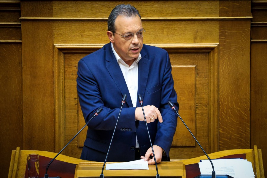 Φάμελλος: Στις αυλές των καρτέλ ανθίζουν λεφτόδεντρα και τα ποτίζει η κυβέρνηση