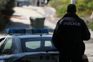 Συνελήφθη αστυνομικός για κατά συρροή ληστείες σε βενζινάδικα, χρησιμοποιούσε το υπηρεσιακό όπλο (βίντεο)