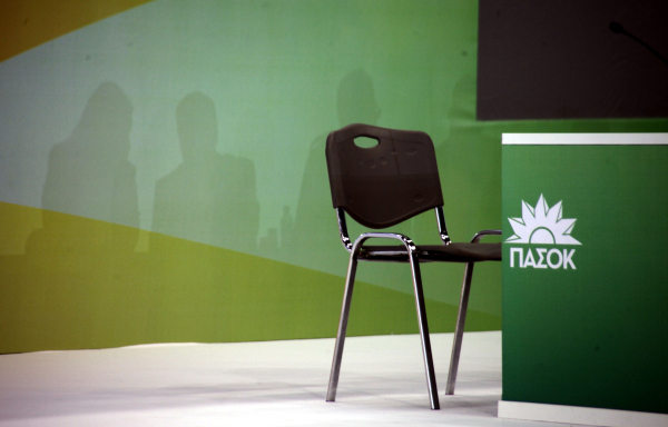 Μάντζος ή Βαρδακαστάνης για γραμματέας στο ΠΑΣΟΚ