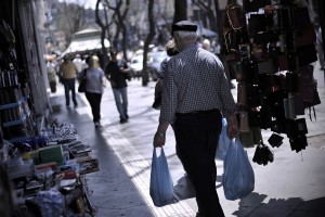 4,5 δισ. πλαστικές σακούλες χρησιμοποιούν οι Έλληνες τον χρόνο