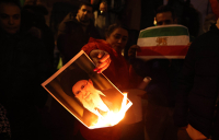 Νέες φοιτητικές αντικυβερνητικές διαδηλώσεις στο Ιράν: «Δολοφόνε Χαμενεΐ» (βίντεο)