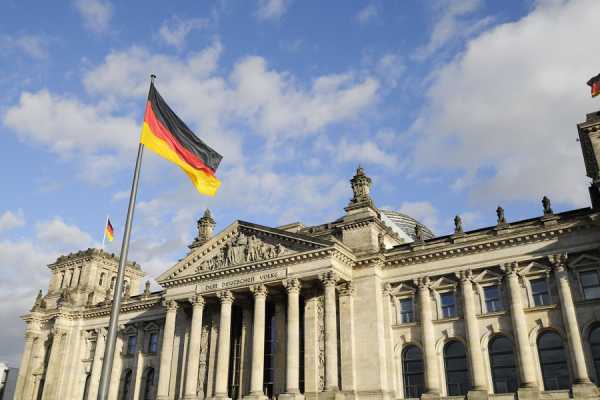 Εγγύηση χρέους αντί αναδιάθρωσης θέλει το Βερολίνο