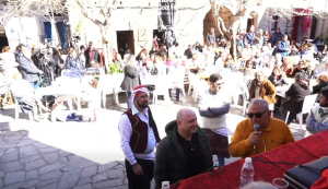 Καθαρά Δευτέρα με φαγητό, ποτό και ρατσιστικά «αστειάκια» για τους νεκρούς στην Χίο: «Και λίγοι ήταν οι 15»