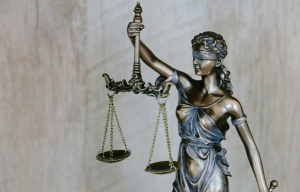 Σε αποχή προσανατολίζονται οι δικηγόροι μετά τη διάταξη που προκάλεσε σάλο - Βλέπουν σκοπιμότητες