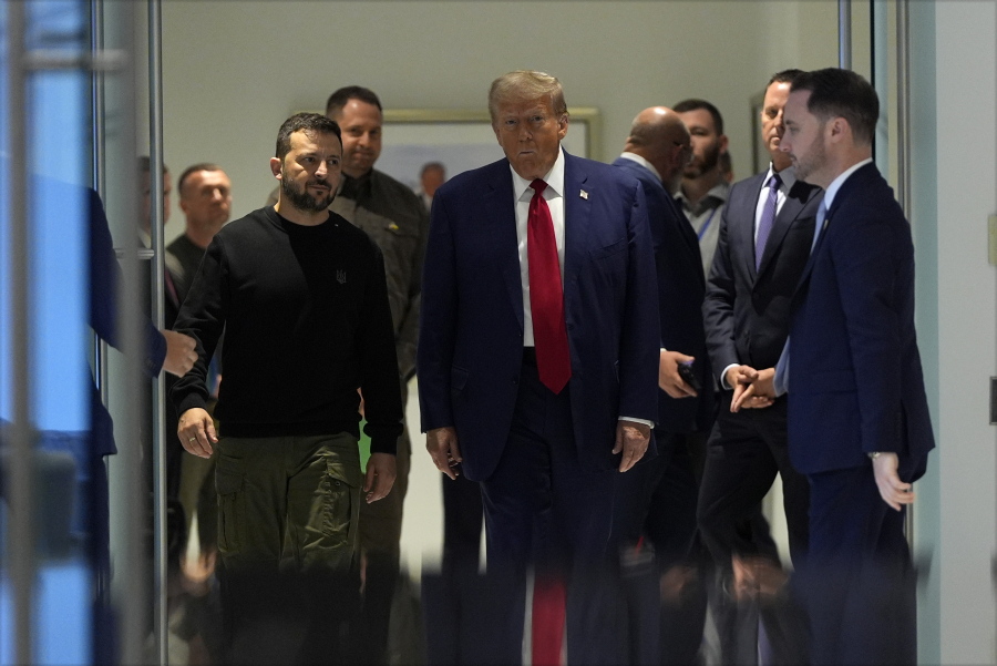 «Αγαπώ την Ουκρανία, αλλά...»: Γιατί «κατακρεουργεί» τον Ζελένσκι ο Τραμπ