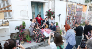 «Μάλιστα κύριε Ζαμπέτα» στο θέατρο Άλσος: 20+1 «κλικ» από τα backstage της φωτογράφισης
