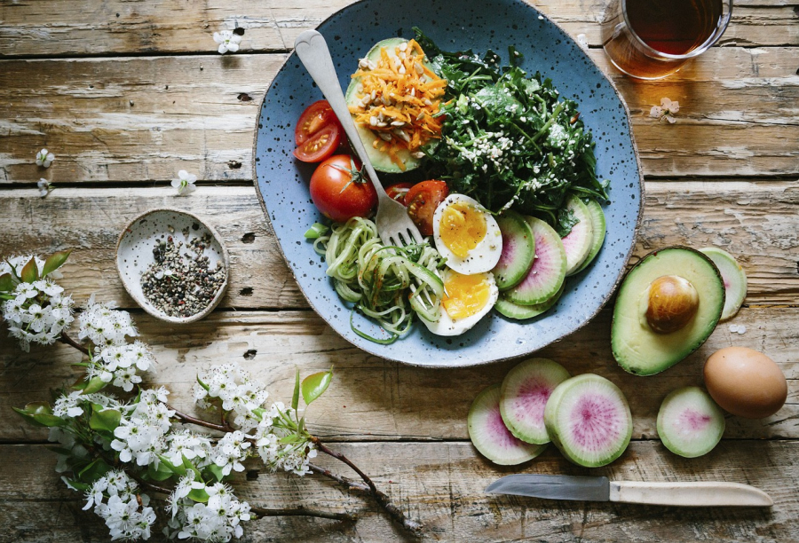 Κάνεις δίαιτα; Δες τι συμβαίνει στο σώμα όταν τρώμε σαλάτα κάθε μέρα