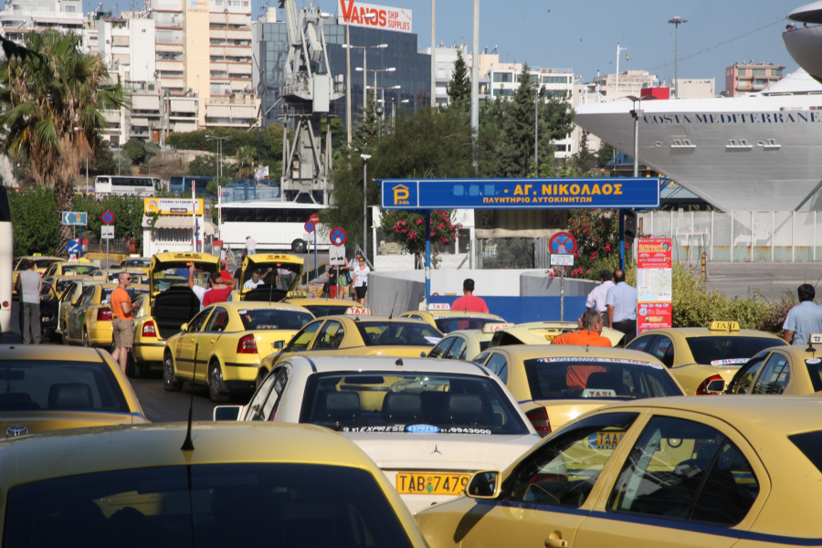 Τραγωδία στον Πειραιά: Νεκρός οδηγός ταξί μέσα στο όχημά του