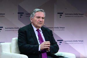 Αιχμές Καστανίδη για Ανδρουλάκη: «Άλλο να ηγείσαι σε μια φράξια κι άλλο σε κόμμα»