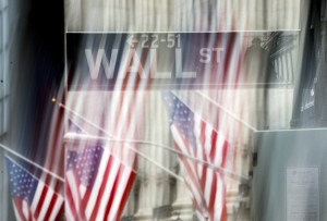 Πτώση άνω του 2% για τον Dow Jones