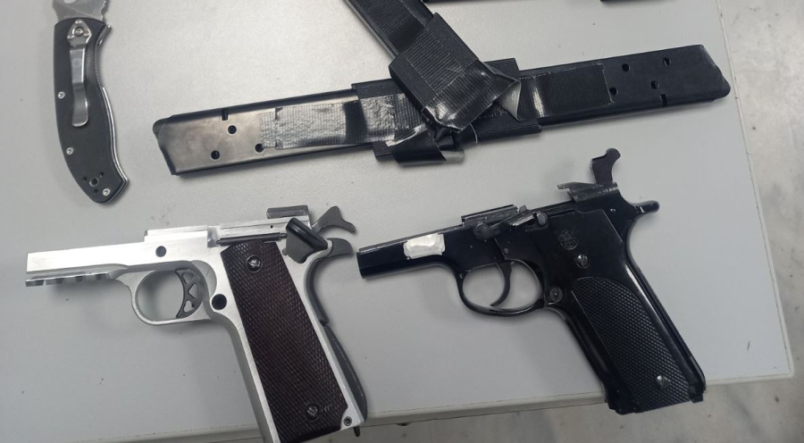 Χανία: Συνελήφθη 68χρονος στο αεροδρόμιο με όπλα και χρυσαφικά