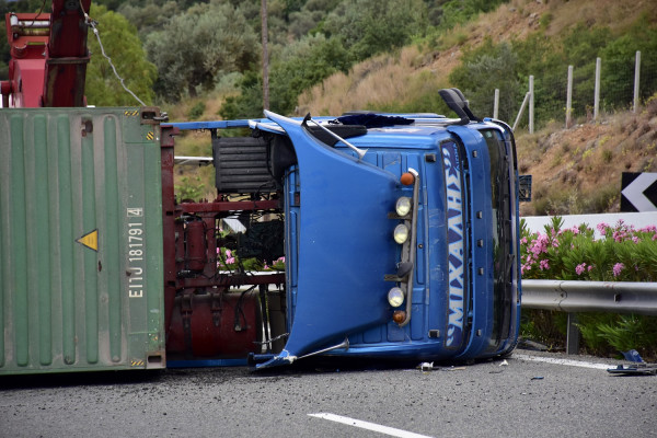 Ρουμανία: Δέκα νεκροί σε σύγκρουση νταλίκας με λεωφορείο - Σοβαρές καταγγελίες από τους αυτοκινητιστές