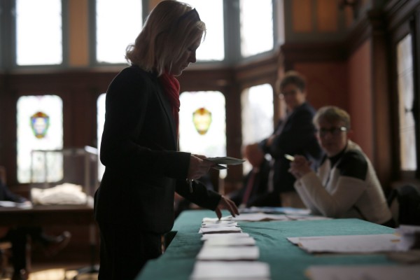 Το κόμμα του Μακρόν αναμένεται να συγκεντρώσει απόλυτη πλειοψηφία