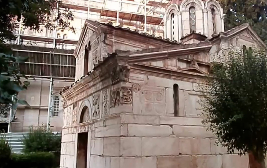 Η ιστορία και το αρχαίο ημερολόγιο που κρύβει το εκκλησάκι δίπλα στη Μητρόπολη Αθηνών