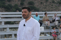 Στην προοδευτική πλευρά της Ιστορίας