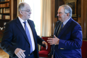 Ο Κώστας Καραμανλής στον Τασούλα - Έρχονται συναντήσεις και με Παπανδρέου, Τσίπρα, Σαμαρά