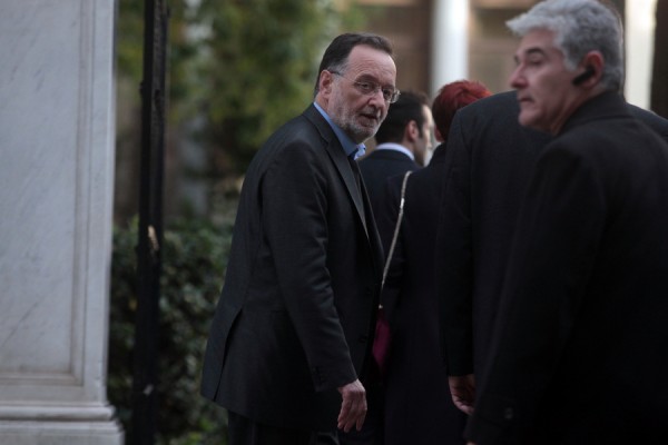 Π. Λαφαζάνης: Ξεπούλημα η πώληση των ΕΛΠΕ στον όμιλο Λάτση