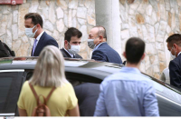 Επίσκεψη Τσαβούσογλου: Υποσχέσεις στους ψευδομουφτήδες, προκλήσεις και tweets για την «τουρκική μειονότητα»