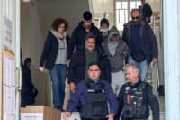 Κακοποίηση 3χρονου στο Ηράκλειο: Τα μισόλογα και οι δικαιολογίες μάνας και πατριού στον ανακριτή