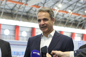 Η μάχη για τη δεύτερη θέση εκχωρεί την πρώτη στον Μητσοτάκη