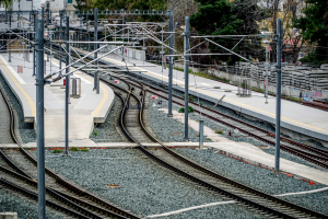 Διακοπή της κυκλοφορίας των τρένων στο τμήμα Σίνδος - Θεσσαλονίκη λόγω πυρκαγιάς