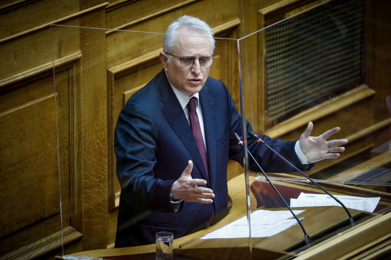 Καβγάς Ραγκούση - Κεγκέρογλου με αναφορές σε αποστασία και Κωνσταντίνο Μητσοτάκη