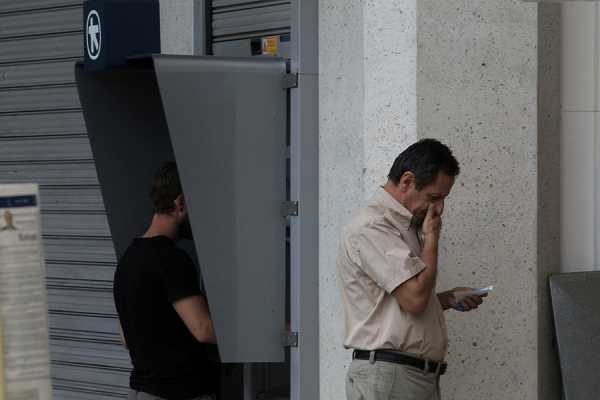 Capital controls: Τι αλλάζει με τον διαχωρισμό νέου και παλαιού χρήματος