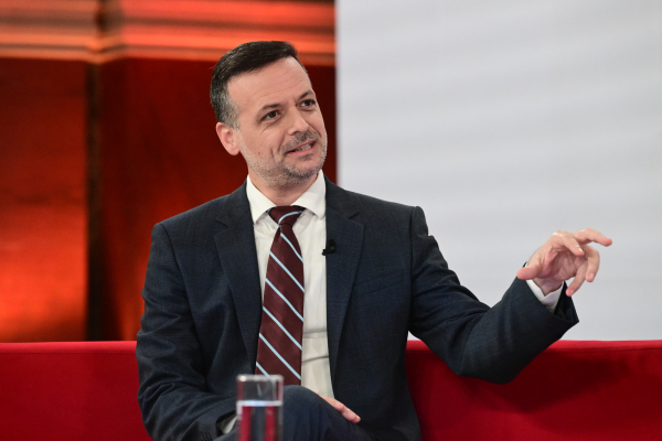 Η ΝΔ αντιπολιτεύεται τον... Δούκα