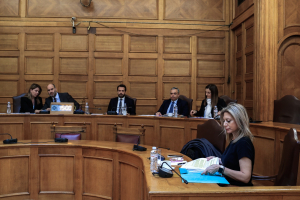 Στην Βουλή η μήνυση Καρυστιανού κατά «γαλάζιων» της προανακριτικής για Τριαντόπουλο
