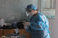 Μετάλλαξη Όμικρον: Πολύ πιο συχνές οι επαναμολύνσεις ακόμα και με 3η δόση