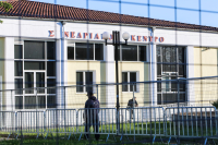 «Ανθρώπινο λάθος» και ευθύνες σε 4: Αντιδράσεις για τη στάση του Δημοσίου στη δίκη Τεμπών