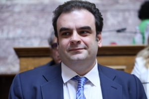 Πιερρακάκης για κόμμα Τσίπρα: Όταν θέλεις να ανεβάσεις ένα νέο έργο, πρέπει να αλλάζεις και το σενάριο