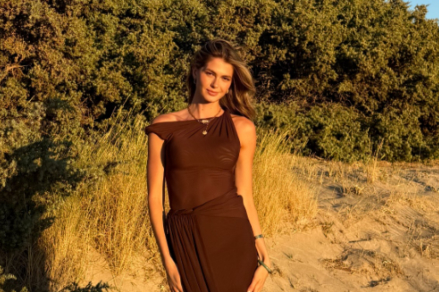 Αμαλία Κωστοπούλου: Στην Ελλάδα για διακοπές (Εικόνες, Βίντεο)