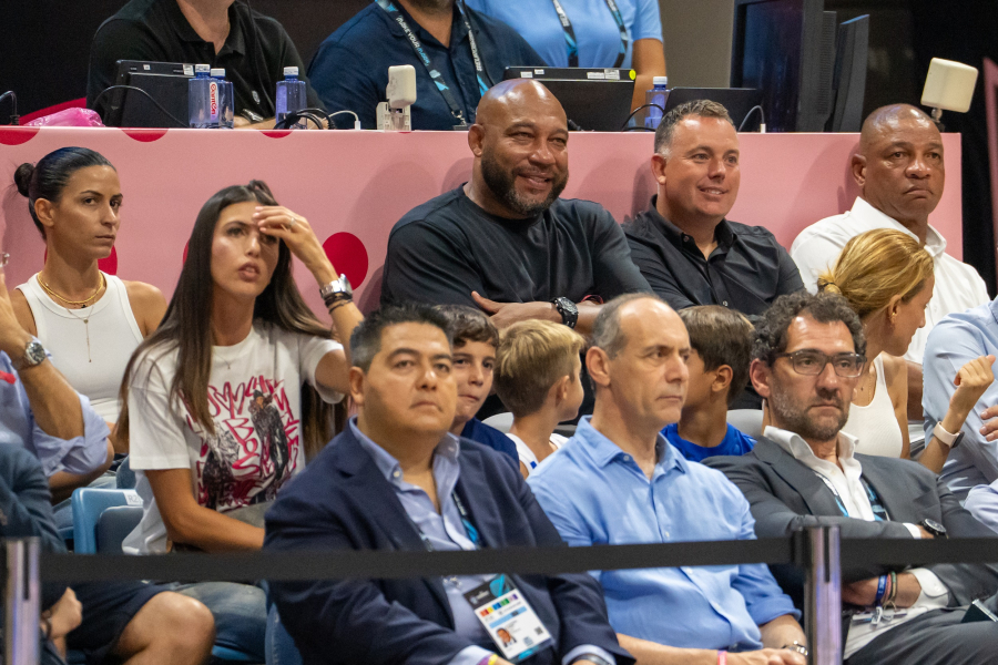 Eurobasket 2025: O Ντοκ Ρίβερς βλέπει Γιάννη από κοντά