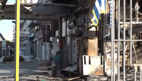 Φωτιά σε βενζινάδικο στην Αργυρούπολη - Εμπρηστική επίθεση από ένοπλους (Βίντεο)