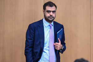 Ο εκνευρισμός στο press room για τον... Ρούτσι
