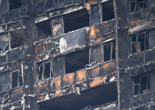 Λονδίνο: Στους 79 οι νεκροί στον Πύργο - Συγκλονιστικές εικόνες από το εσωτερικό