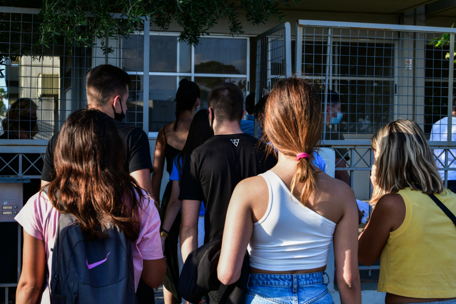 Πανελλήνιες 2022: Έτσι θα γίνει η μεταφορά των γραπτών από τα εξεταστικά πρός τα βαθμολογικά κέντρα