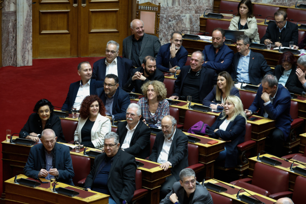 Βουλή: Και το ΚΚΕ ζητά την κλήση Τζαβέλλα και Δεμίρη στην Επιτροπή Θεσμών και Διαφάνειας