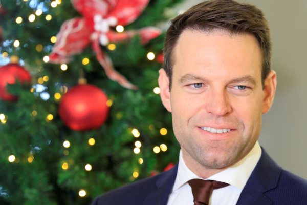 Ευχές Κασσελάκη στους ομογενείς και δέσμευση για άμεσο δικαίωμα «εκλέγεσθαι» με πρόταση νόμου του ΣΥΡΙΖΑ